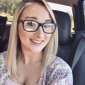 Meet your Posher, Ashley